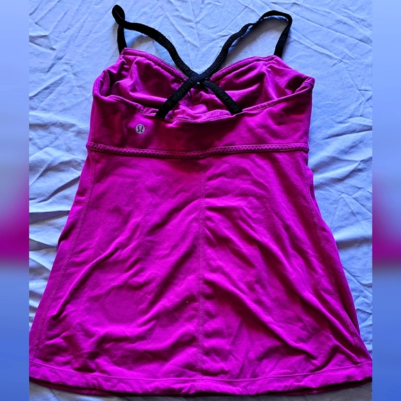 Lululemon tank - Picture 1 of 3